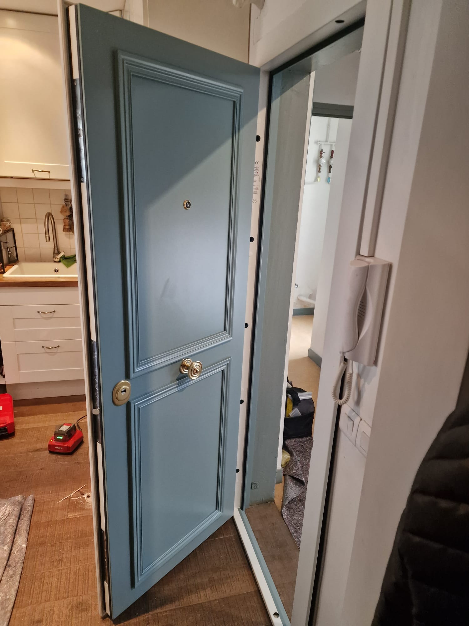 Porte d'entrée posée par BFP